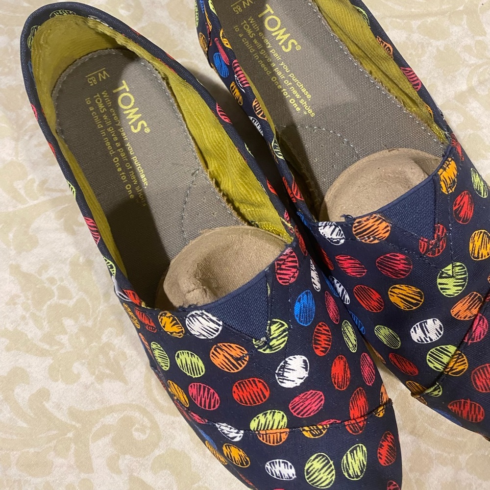 Toms polka dot sneakers, worn once or twice. Comes in original box and dust bag.